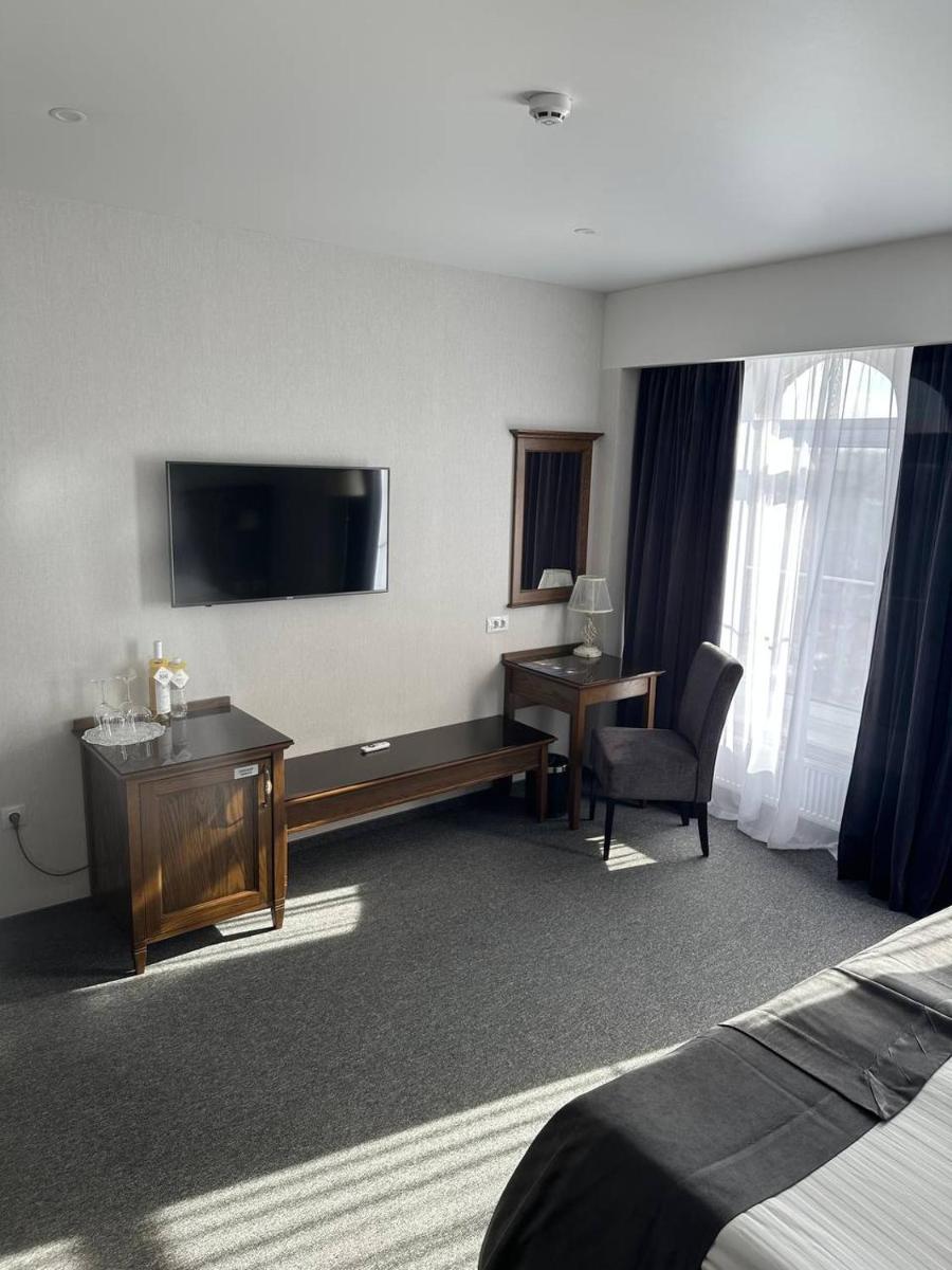Optima Collection Bergshloss Rivne - Housity