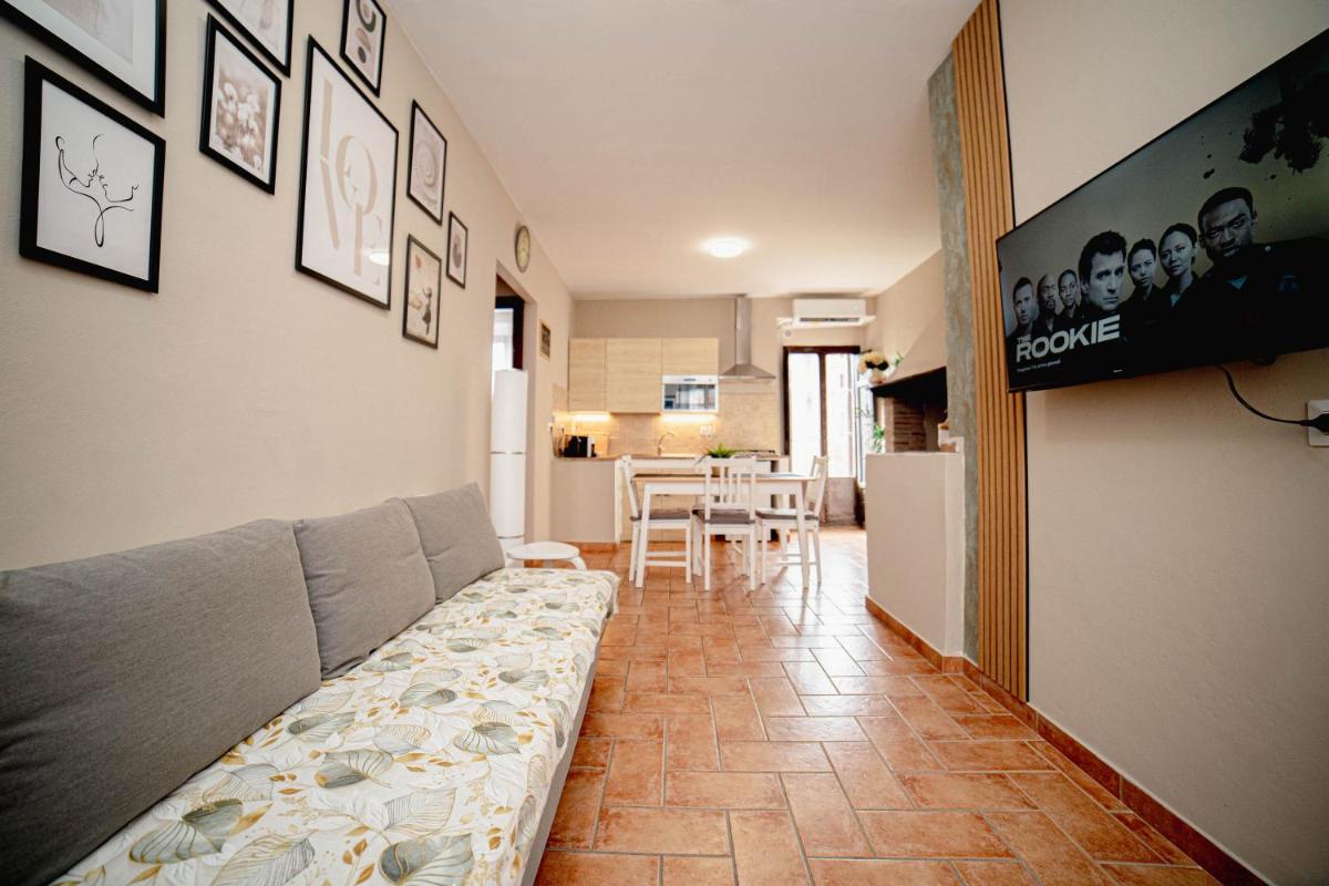 Aura Apartment - Housity