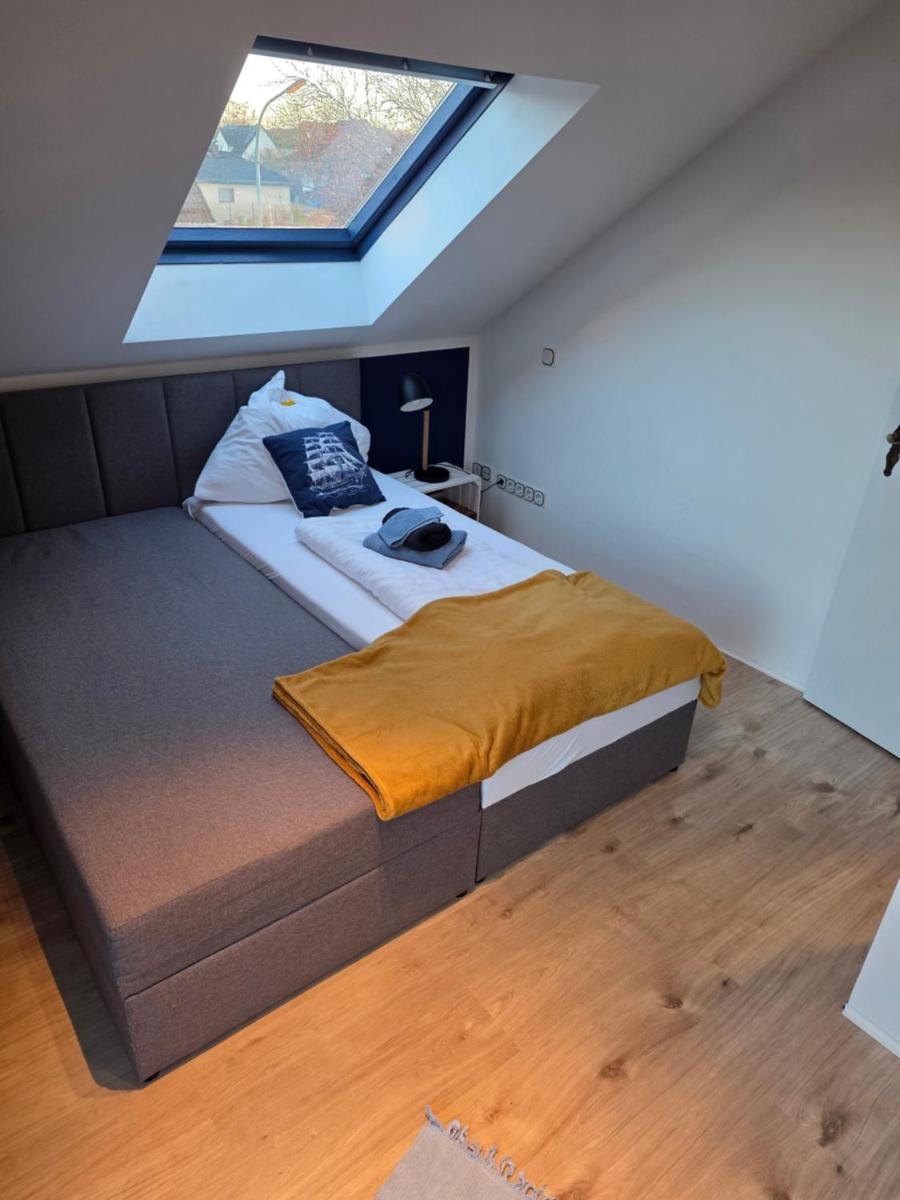 Große Wohnung nahe Saarlouis 2 Schlafzimmer Parkplatz bis 5 Personen Heimathafen - Housity