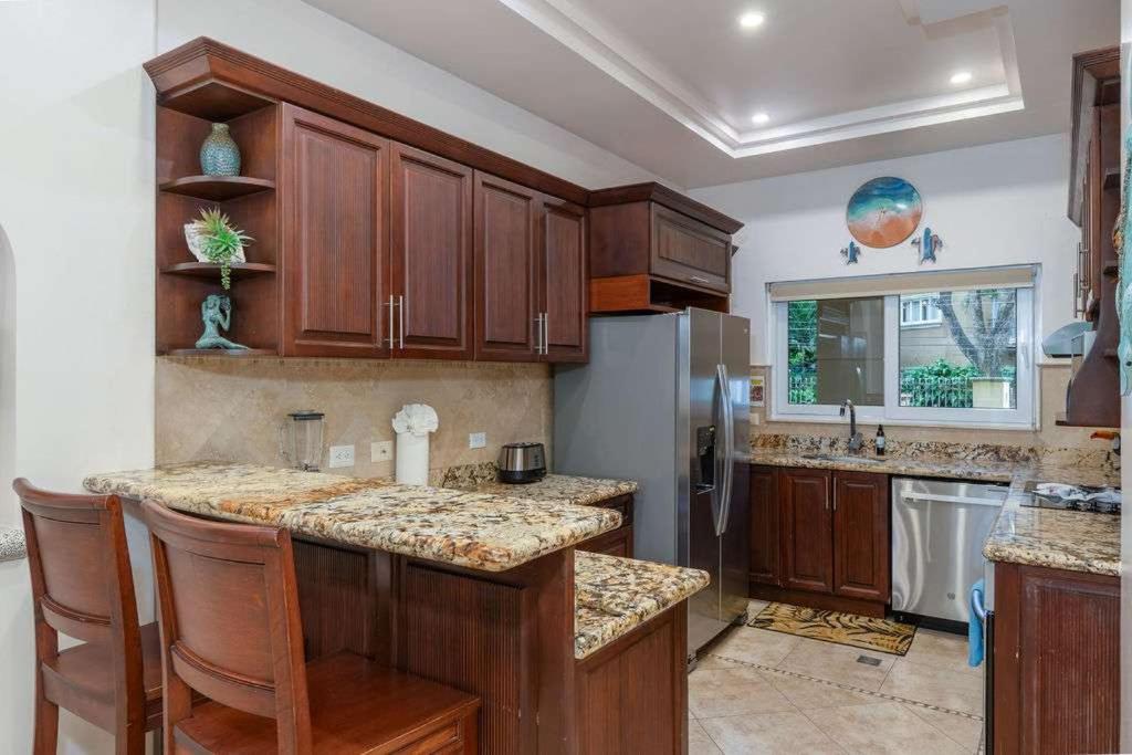 Matapalo 102-Luxury 2 BR Poolside Condo at the Diria Resort - Housity