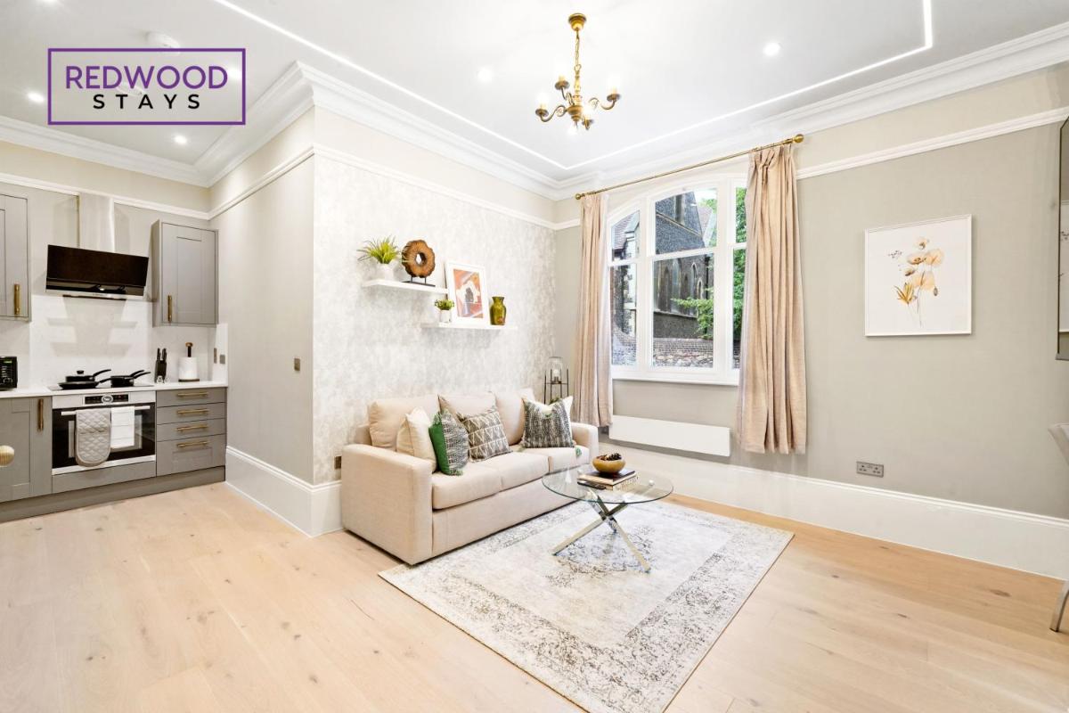 Premium Central Apartments For Families & Corporates By Redwood Stays - Housity