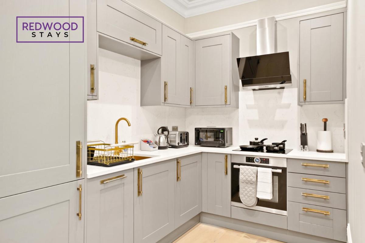 Premium Central Apartments For Families & Corporates By Redwood Stays - Housity