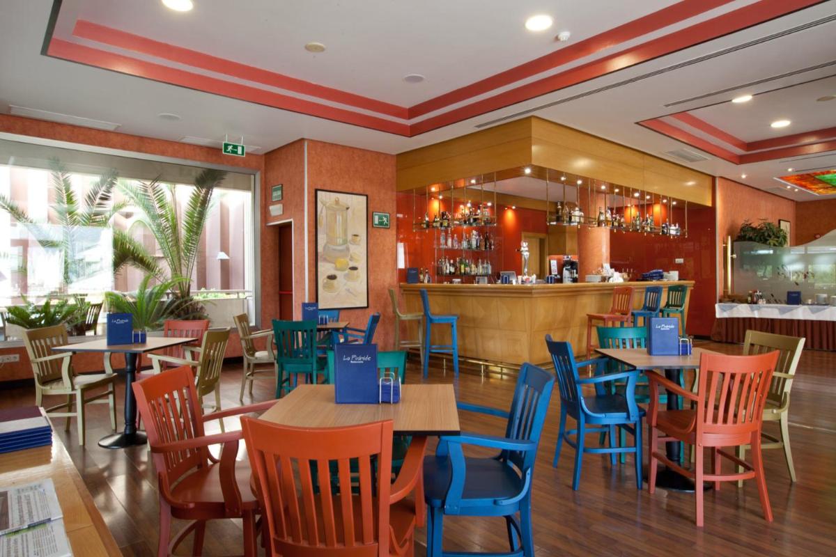 Hotel Villamadrid - Housity