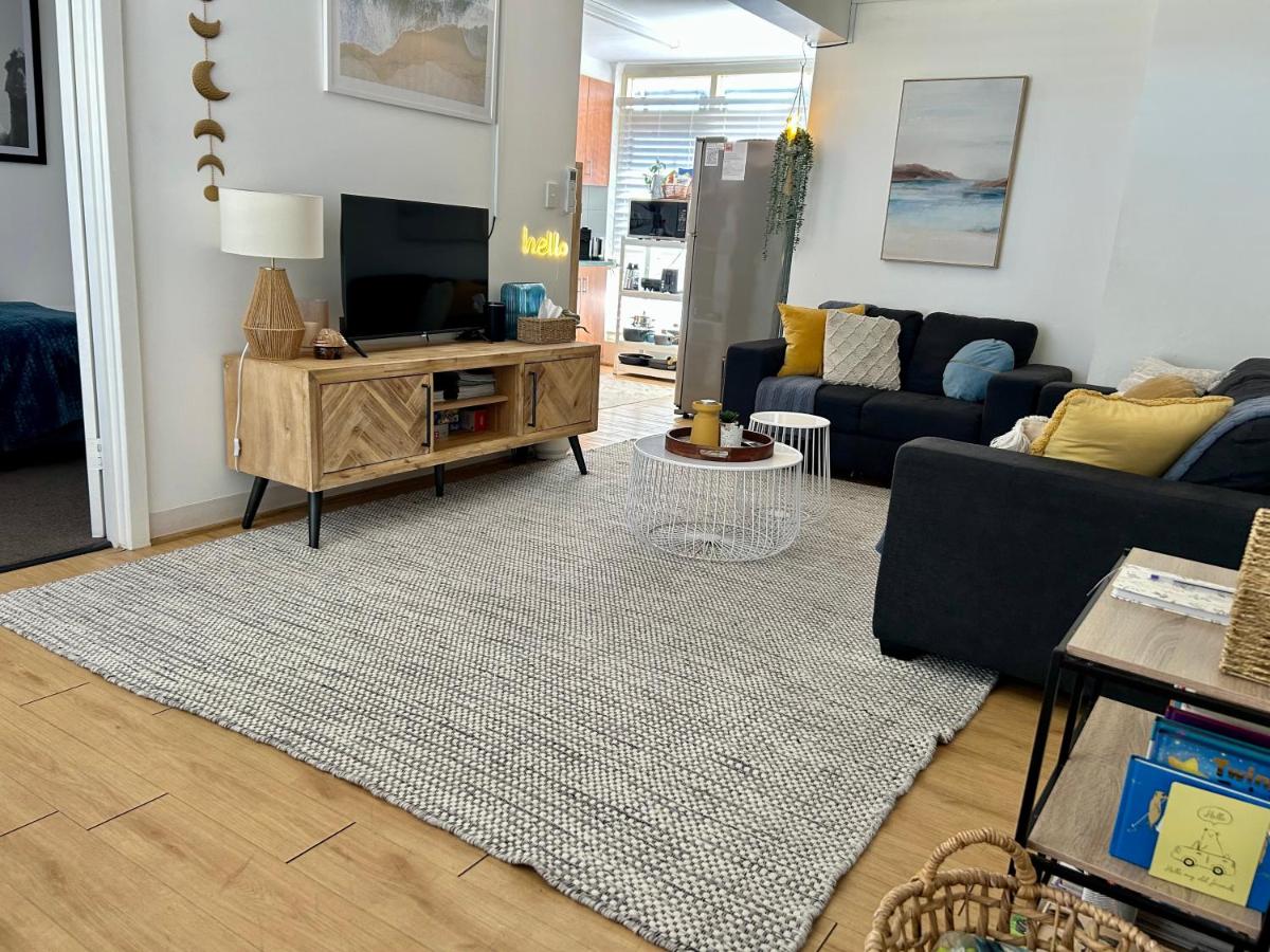 Sunshine Five - Housity