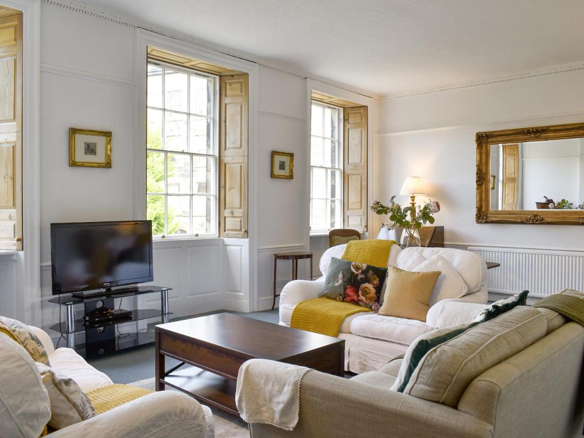 Joseph Apartment - Housity