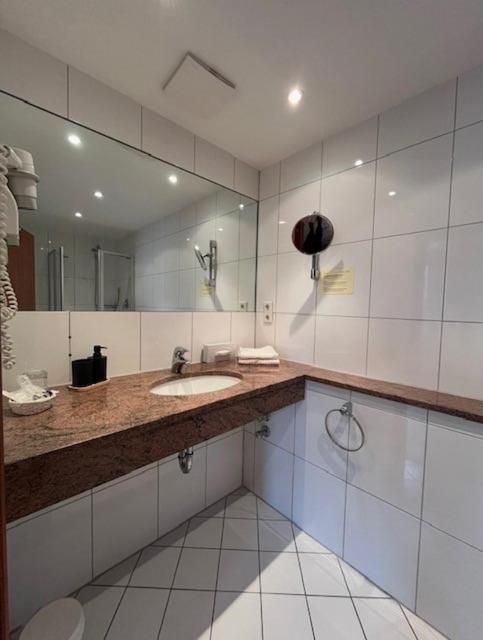 Classic Hotel Kaarst - Housity