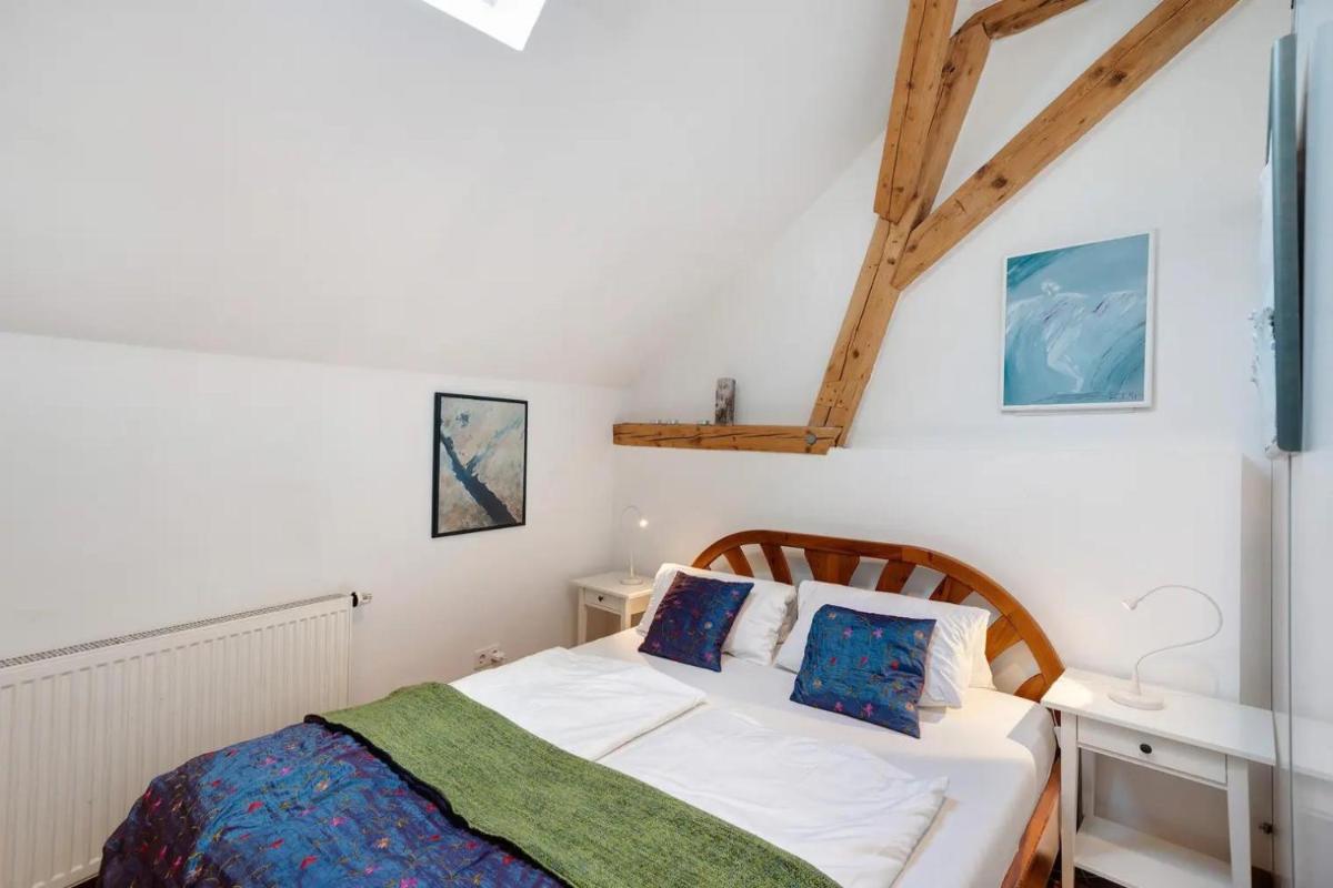 Atelierblick im Winzerdorf - Housity