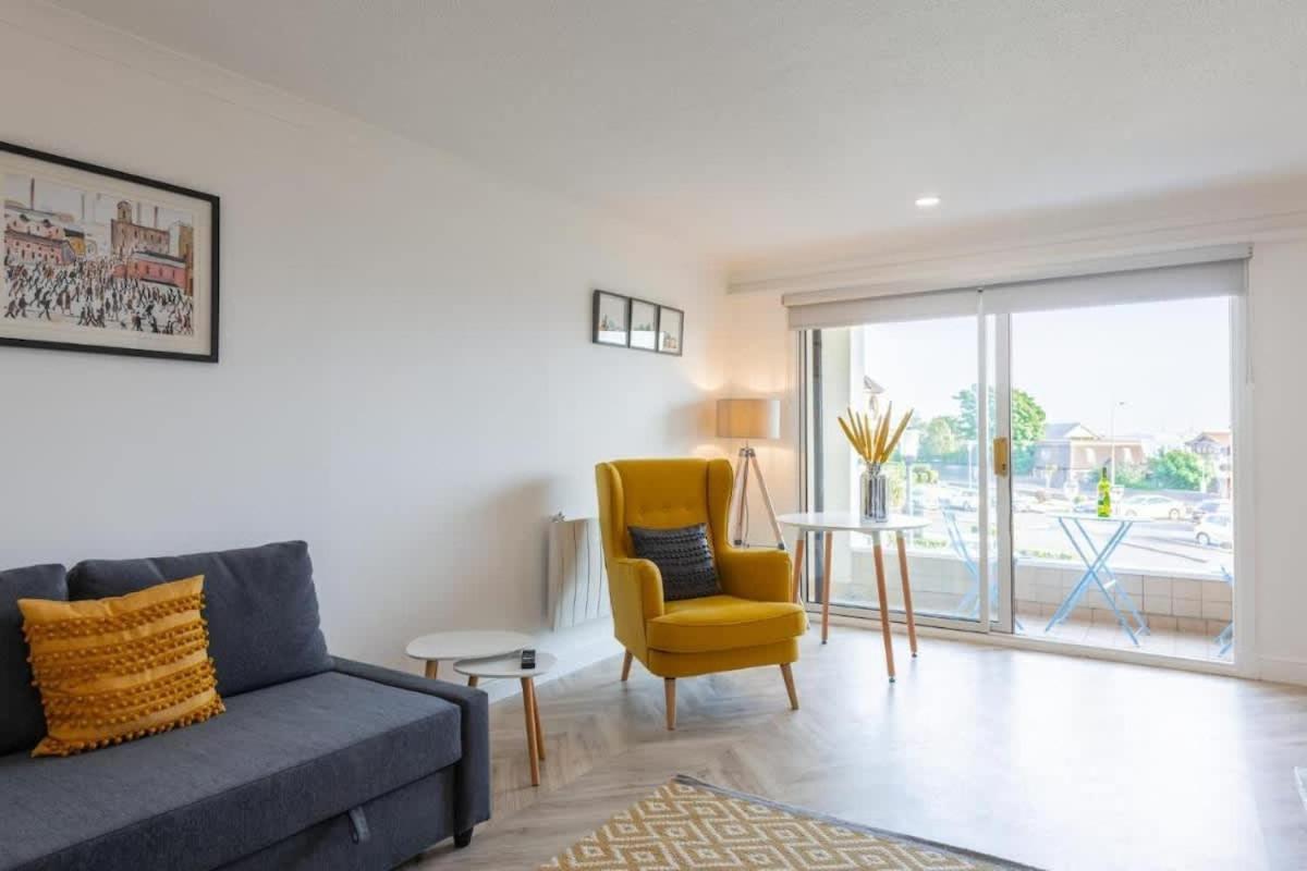 Hame by the Sea - Housity