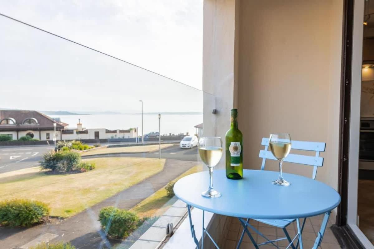 Hame by the Sea - Housity