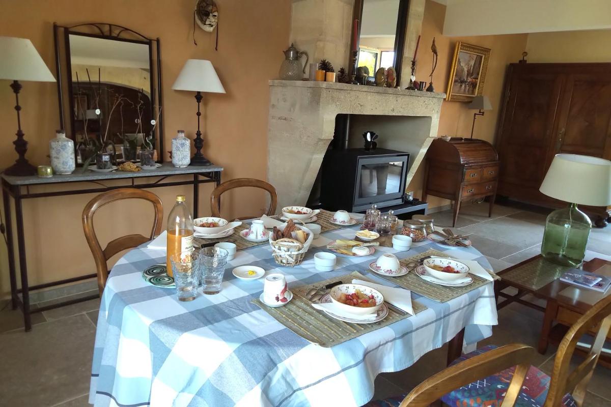 Mas des Treilles - Chambre d'hôtes "Côté Villages" - Housity