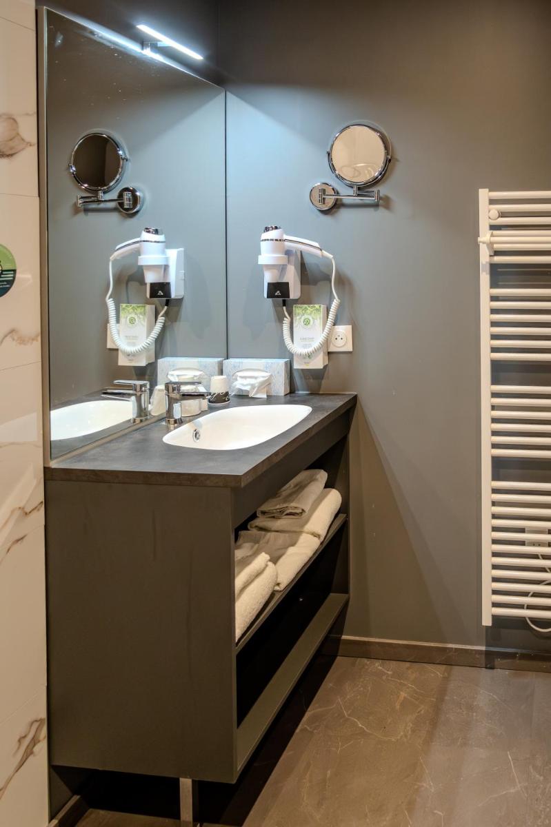 Salle de bains dans l'établissement Tulip Inn Honfleur Residence & Spa