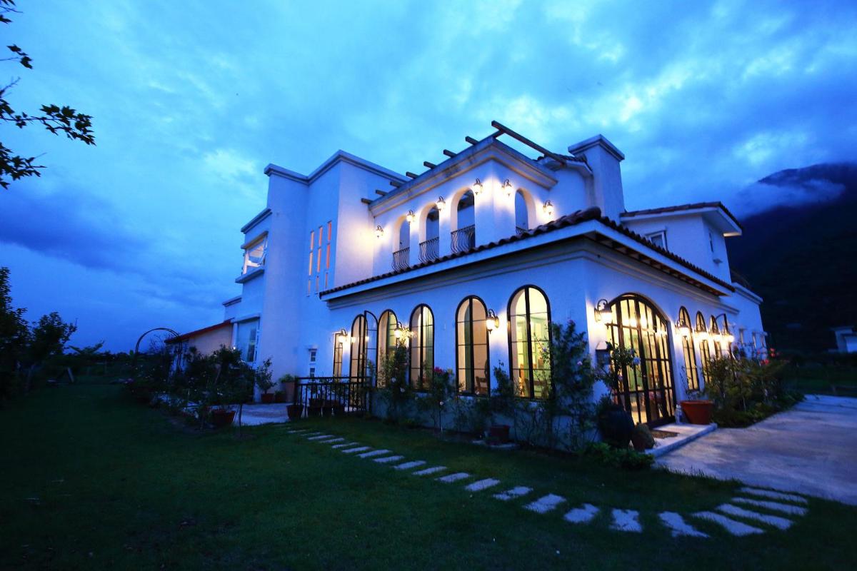 Hanna Rosa Villa - Housity