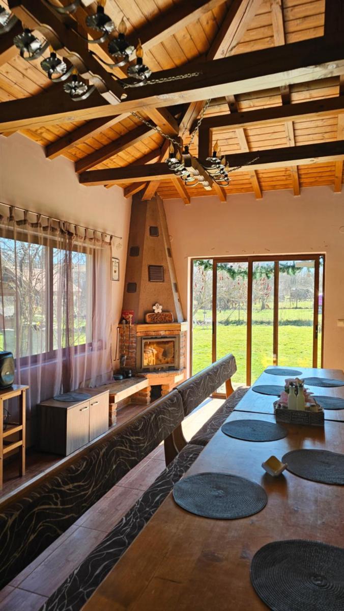 Къща за гости Ореха - Housity