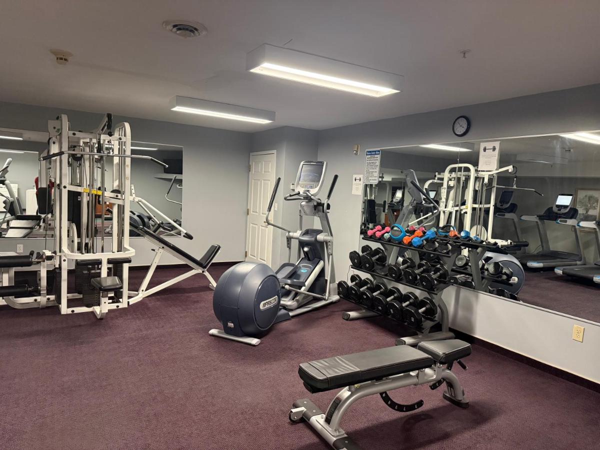 Smart Suites, an Ascend Collection Hotel - Housity