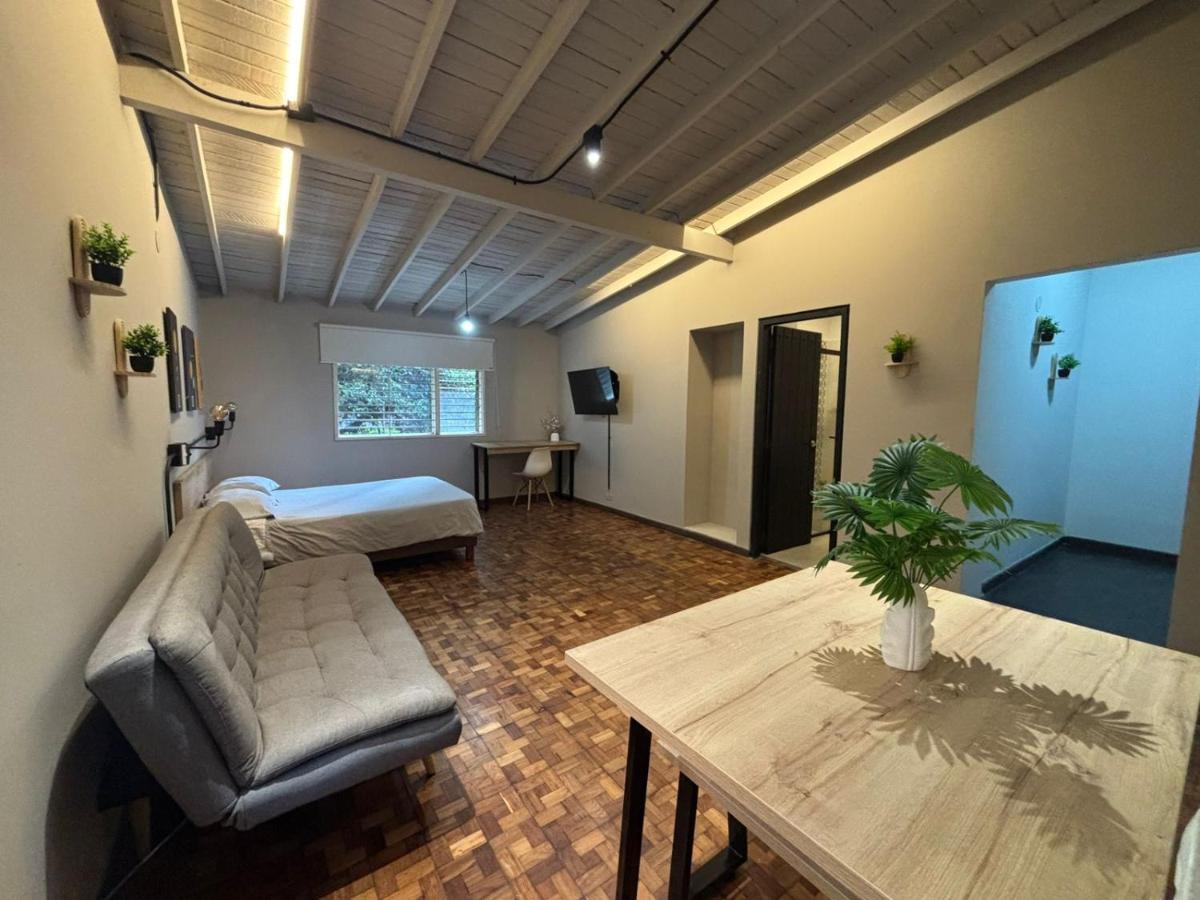 Apartaestudio amueblado en Poblado FRN106 - Housity