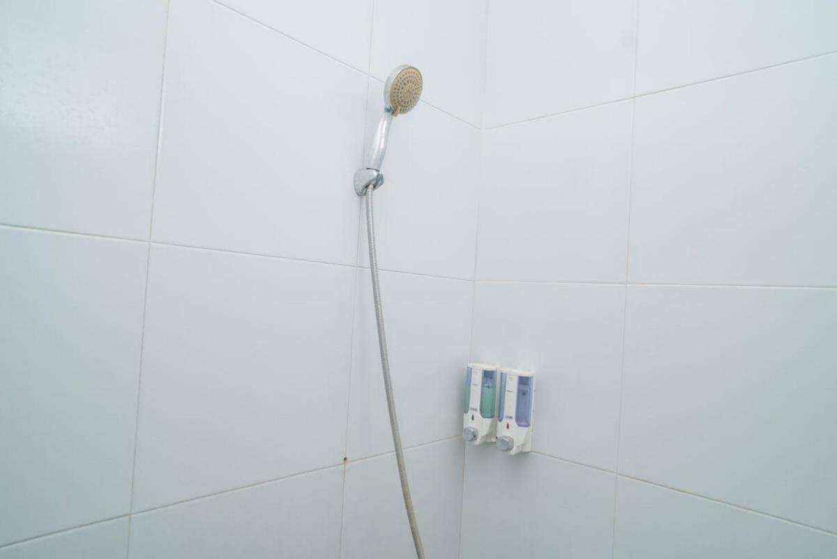 RedDoorz Plus near Cito Mall Surabaya - Housity