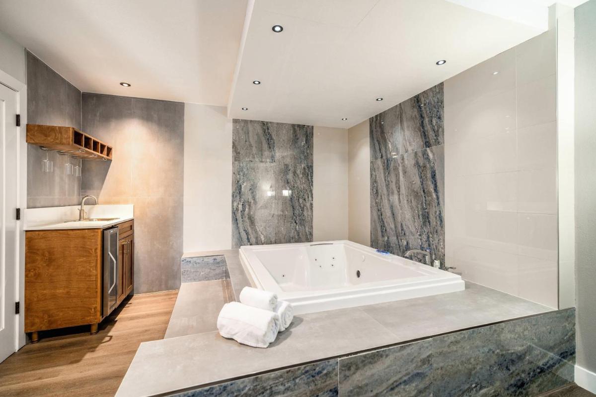 MainStay Suites - Housity