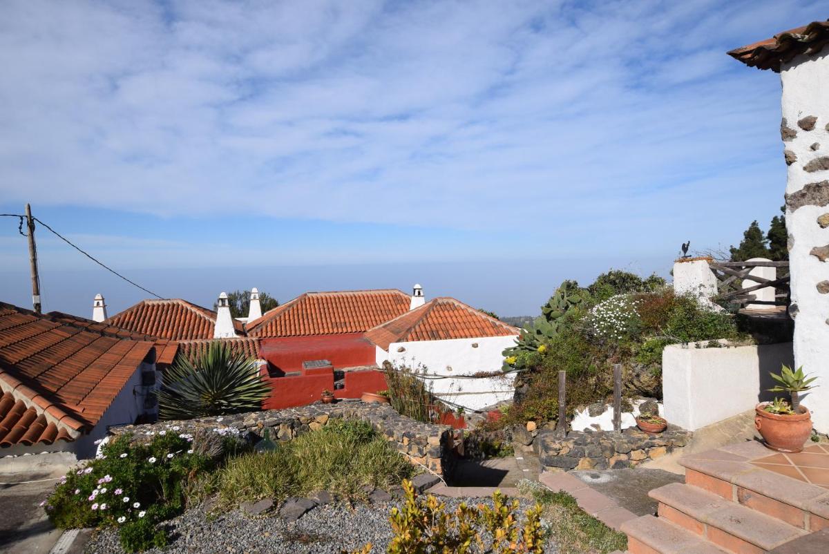 Finca Los Ciruelos Casas Rurales - Housity