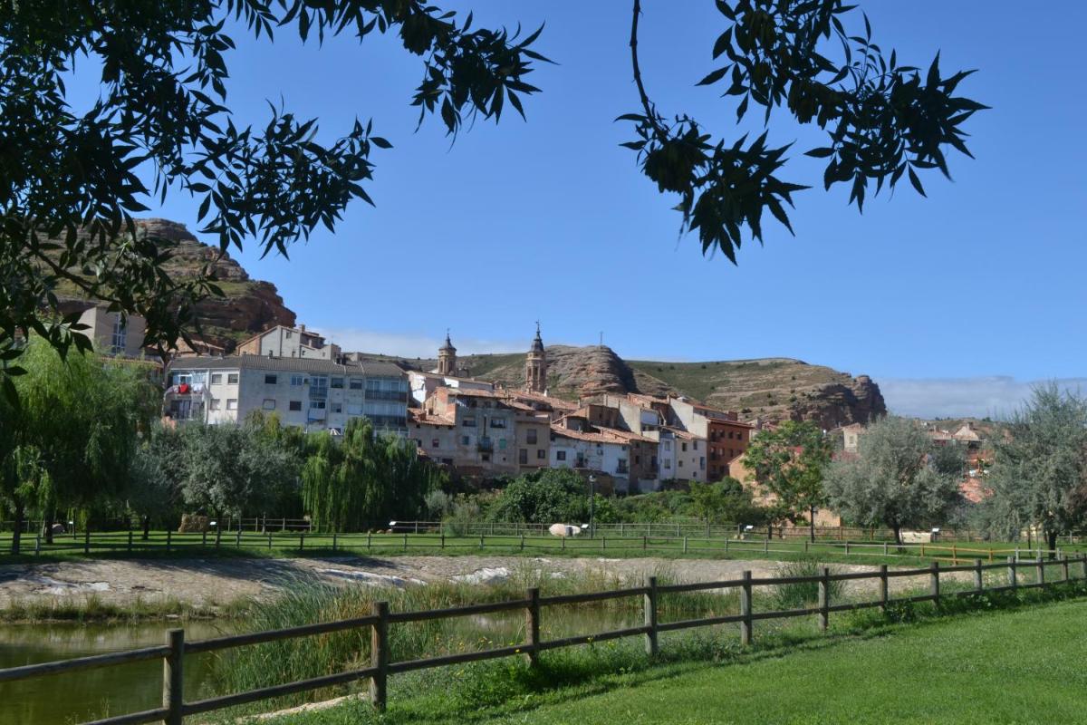 Hostal Restaurante El Castillo - Housity