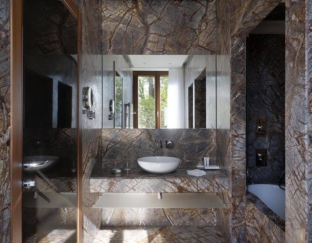Villa Lario Resort Mandello - Housity