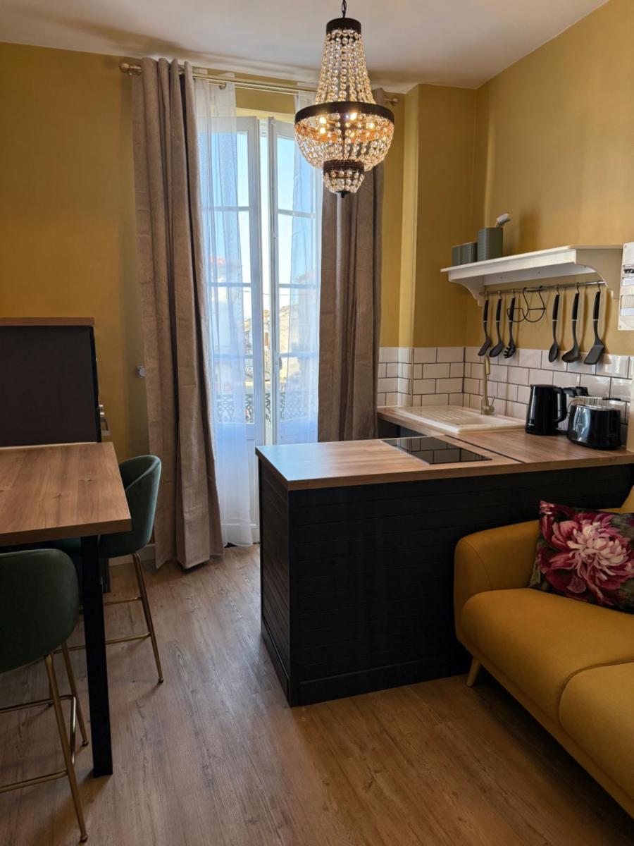 Herbert George Appartement Hotel - Housity
