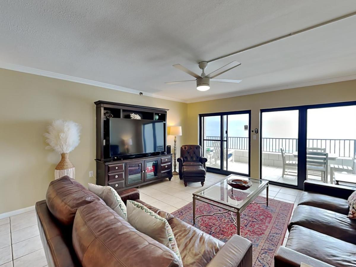 Breakers East #806 - Housity