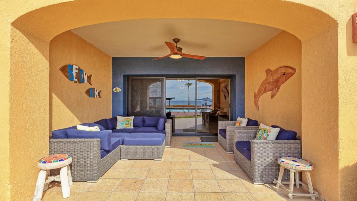 Right on the Beach! Ground Floor Princesa E104 - Hizvo