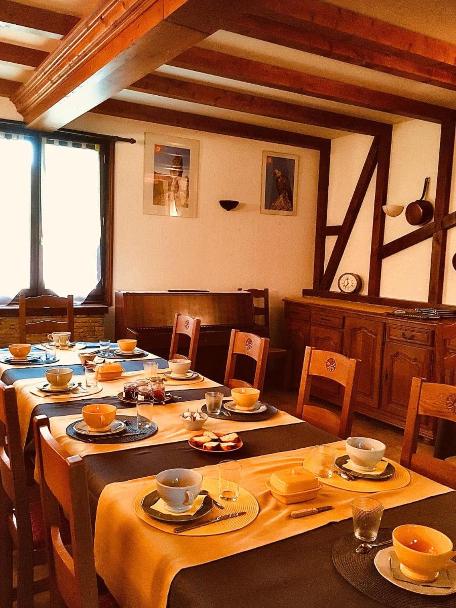 Chambre d'hôtes Combes Les Aires de la Carline - Housity