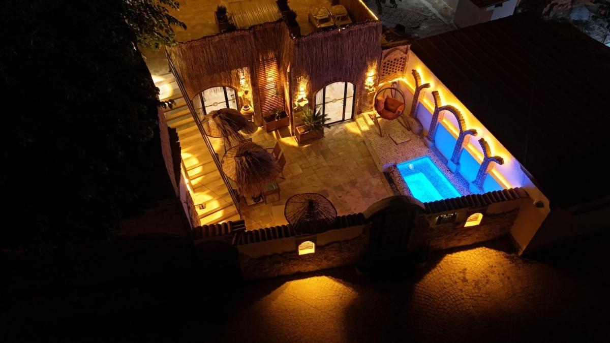 Adyton Guest House - Housity