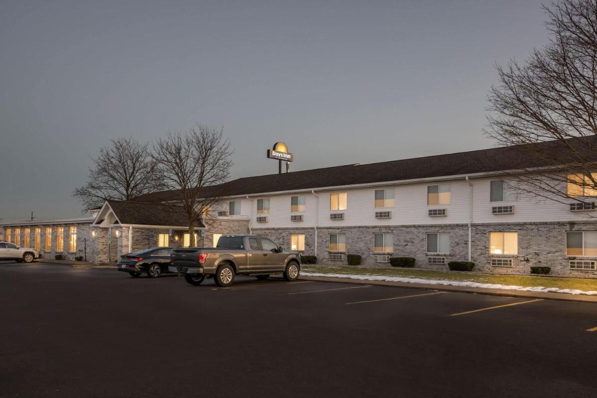 Days Inn by Wyndham Imlay City - Housity