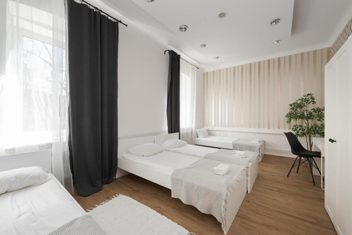 ROYAL ROOMS*** - Housity