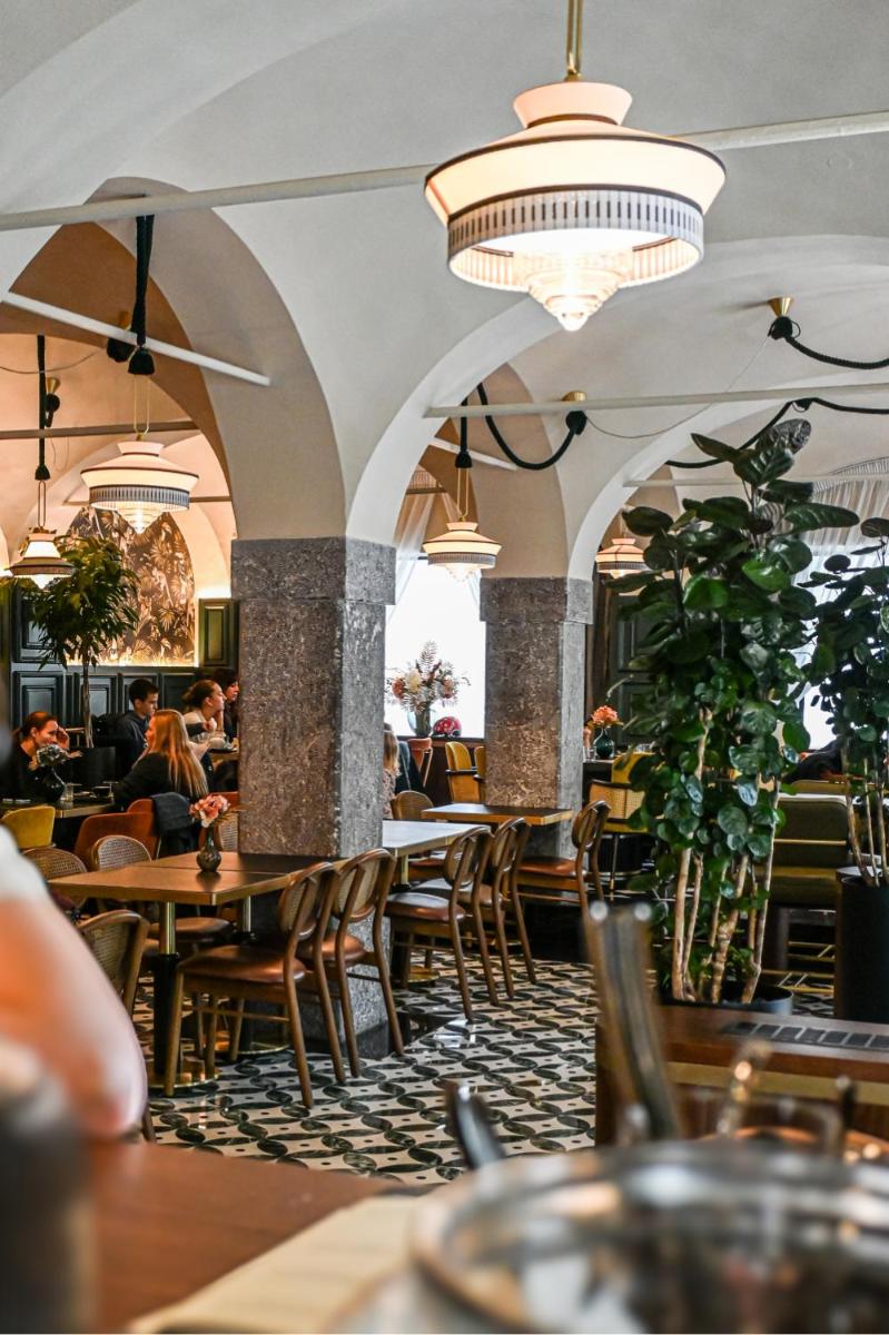 ROYAL ROOMS*** - Housity