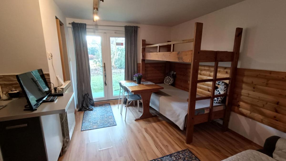 Pokoje Gościnne U Ewy - Housity