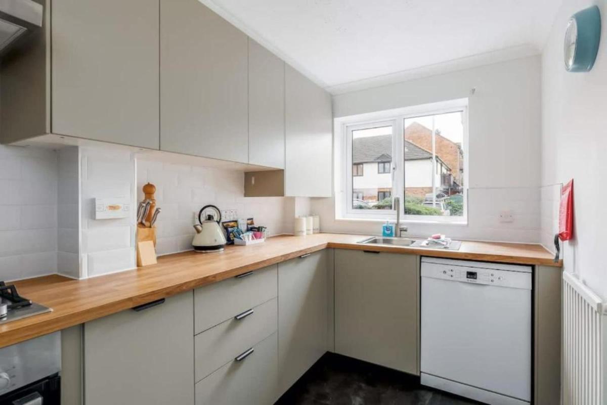 Sanderling - Housity