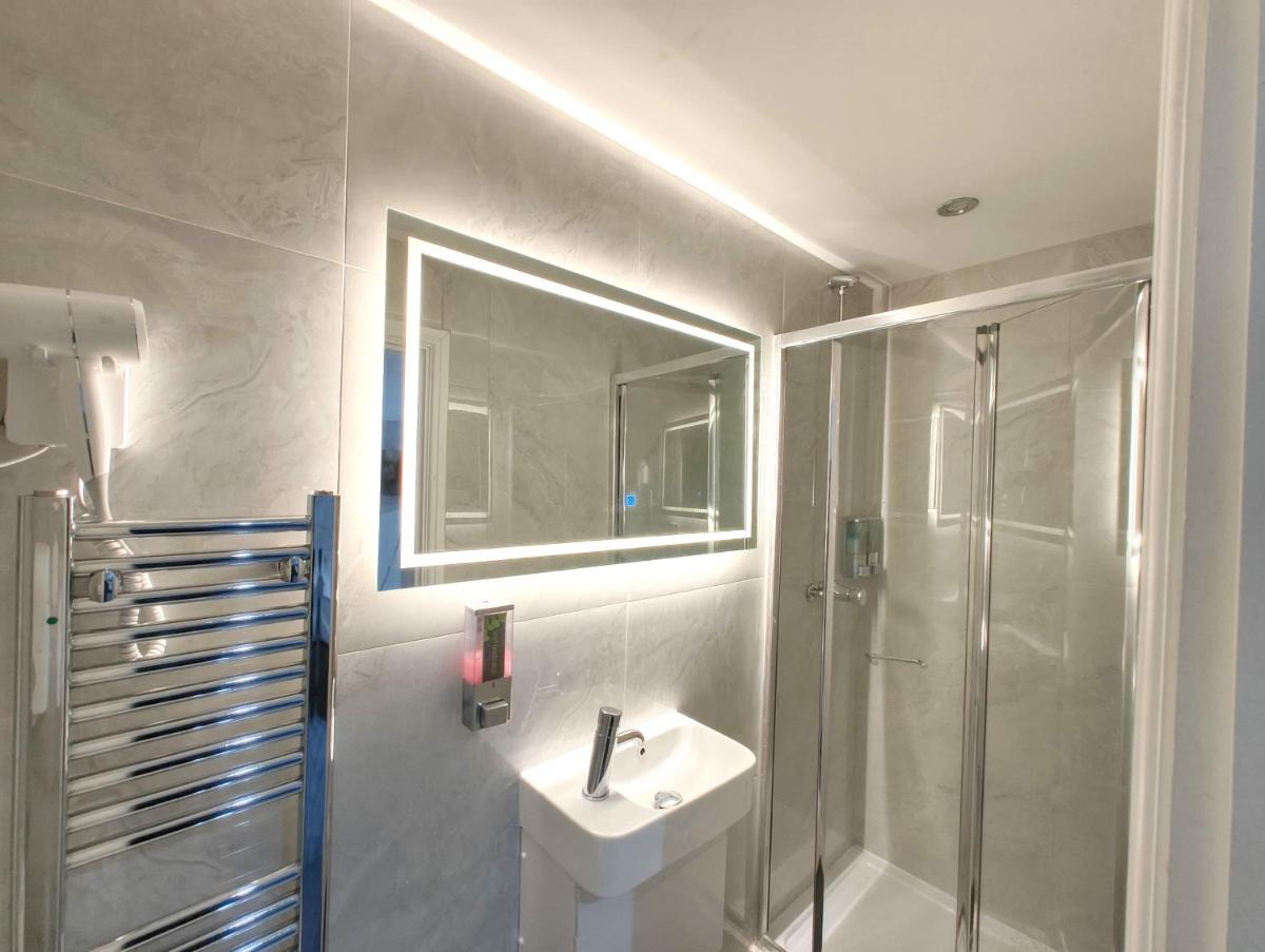 Broadway Inn - Housity