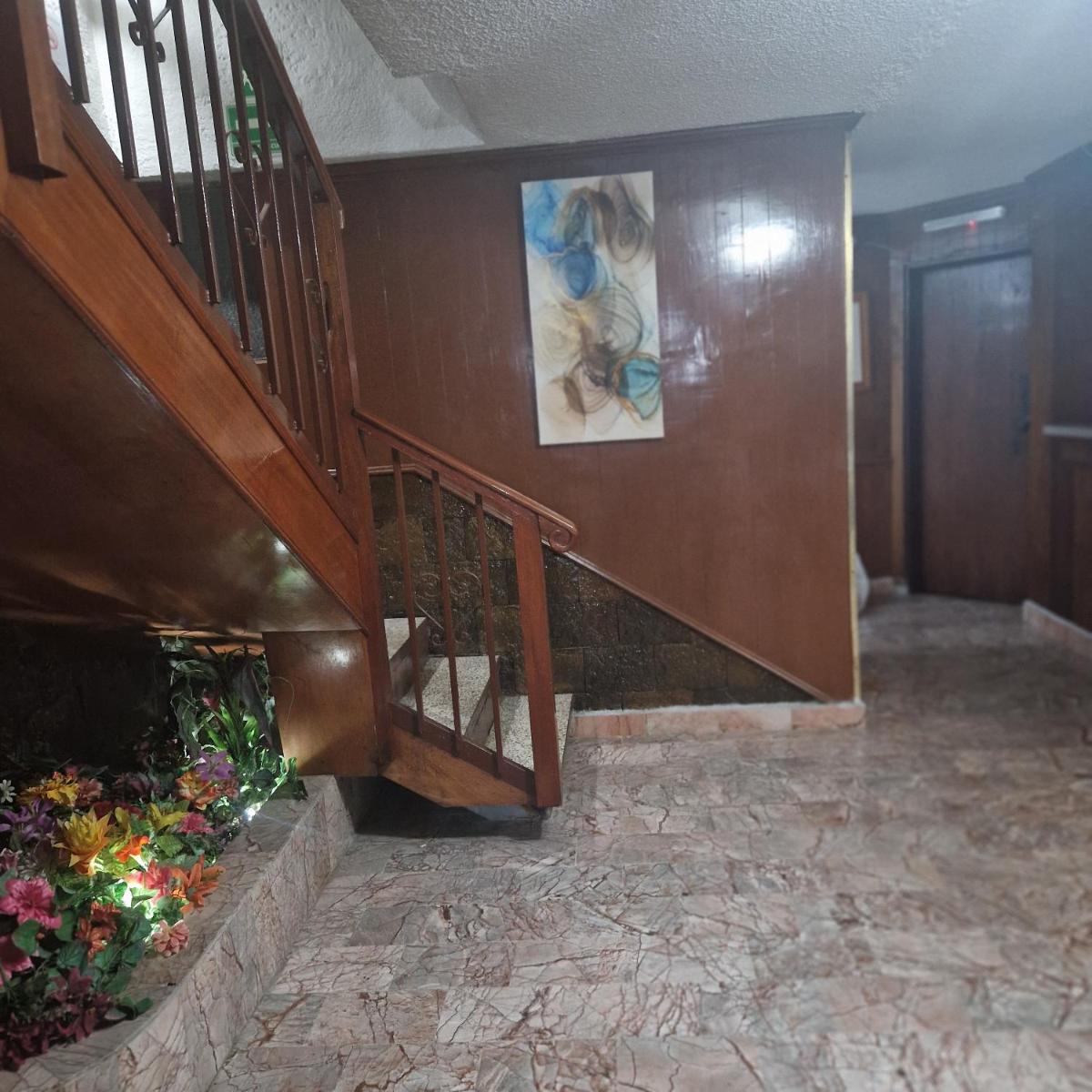 Hotel polly - Housity