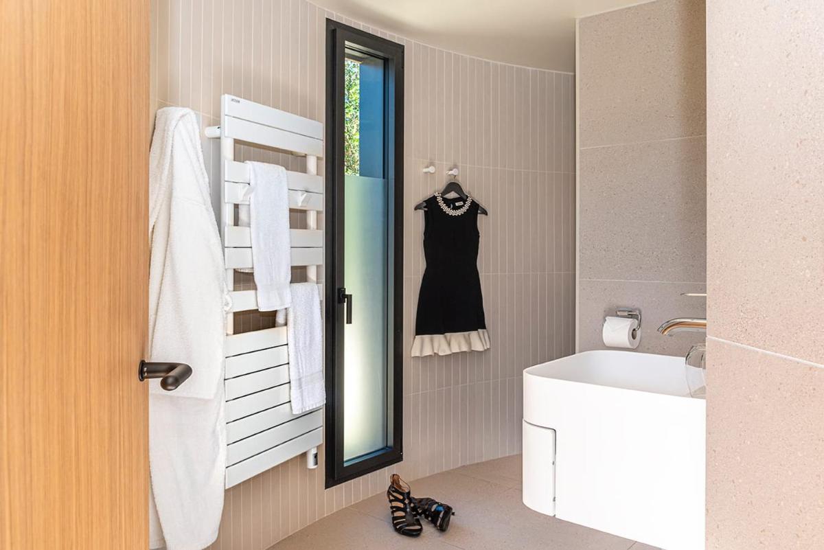Salle de bains dans l'établissement Château De Massillan