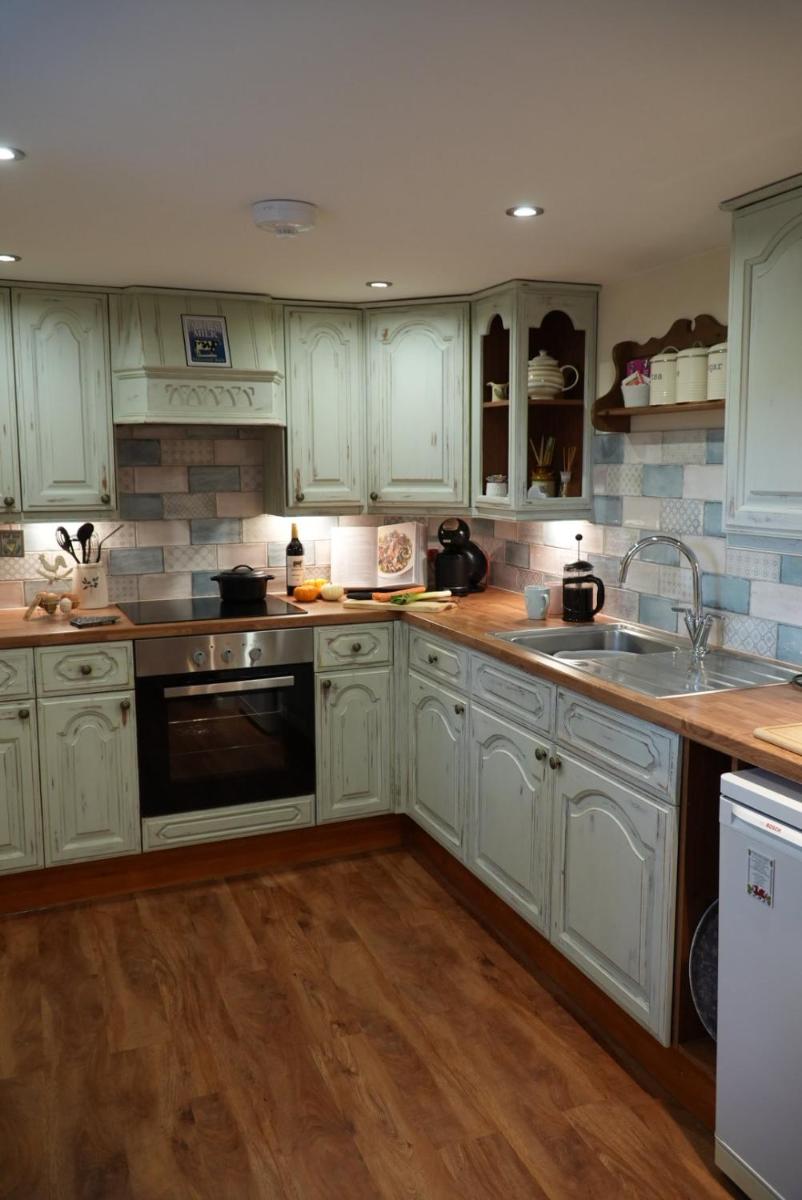 The Old Milking Parlour - Housity