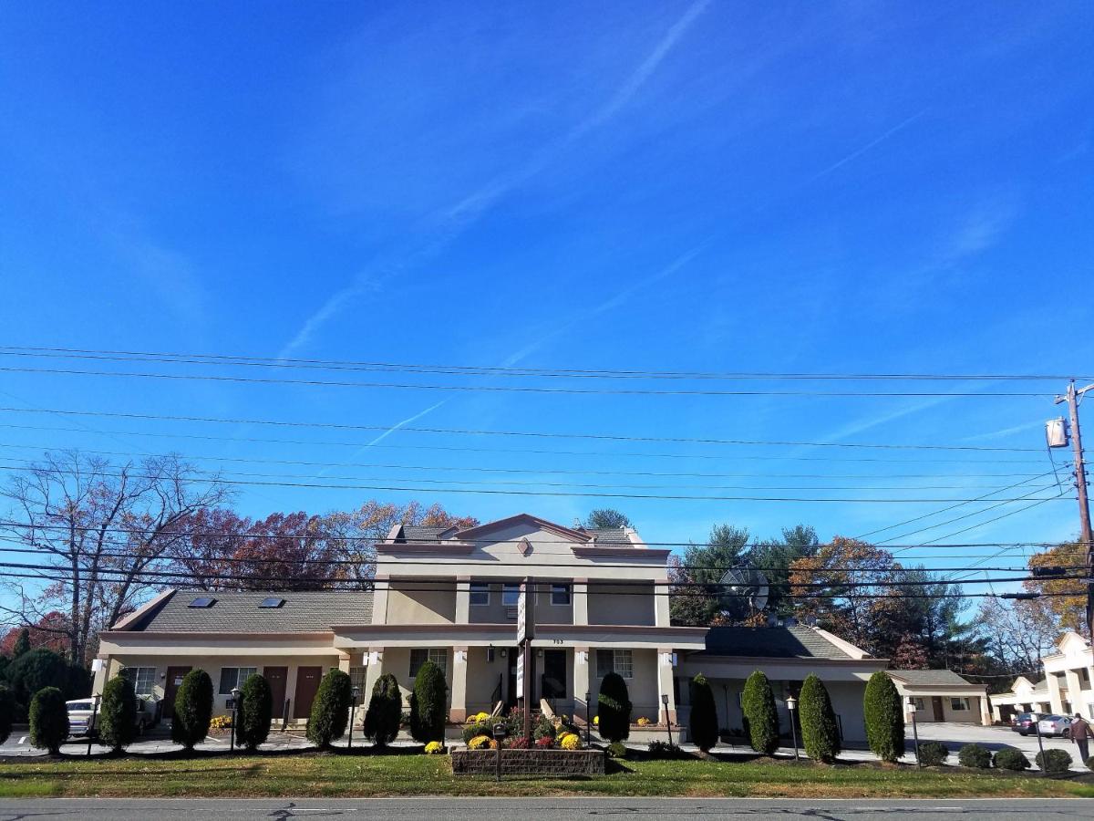 Travelers Lodge - Housity