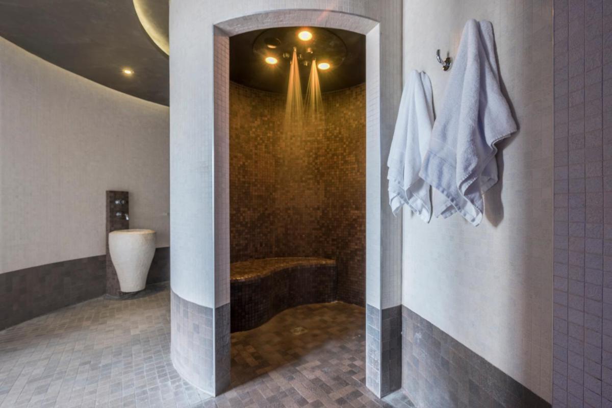 Salle de bains dans l'établissement Résidence Pierre & Vacances Premium L'Amara