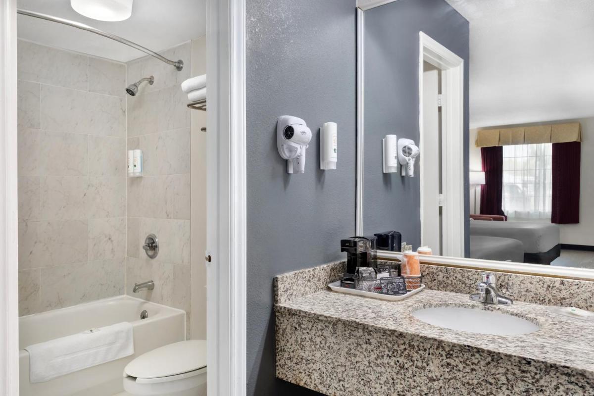 Quality Inn Andrews - Housity