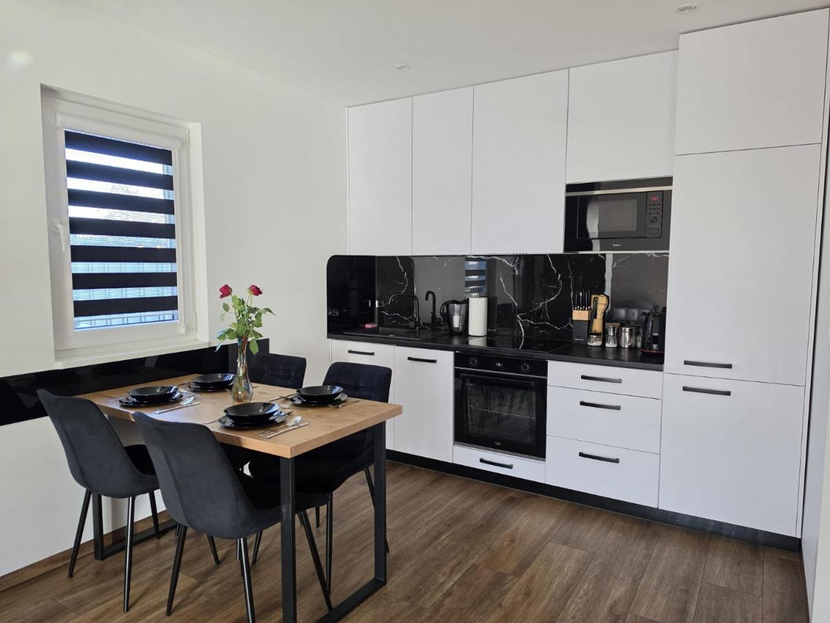 Luxury Apartments Bernardyńska Domek 1 , 2 - Housity