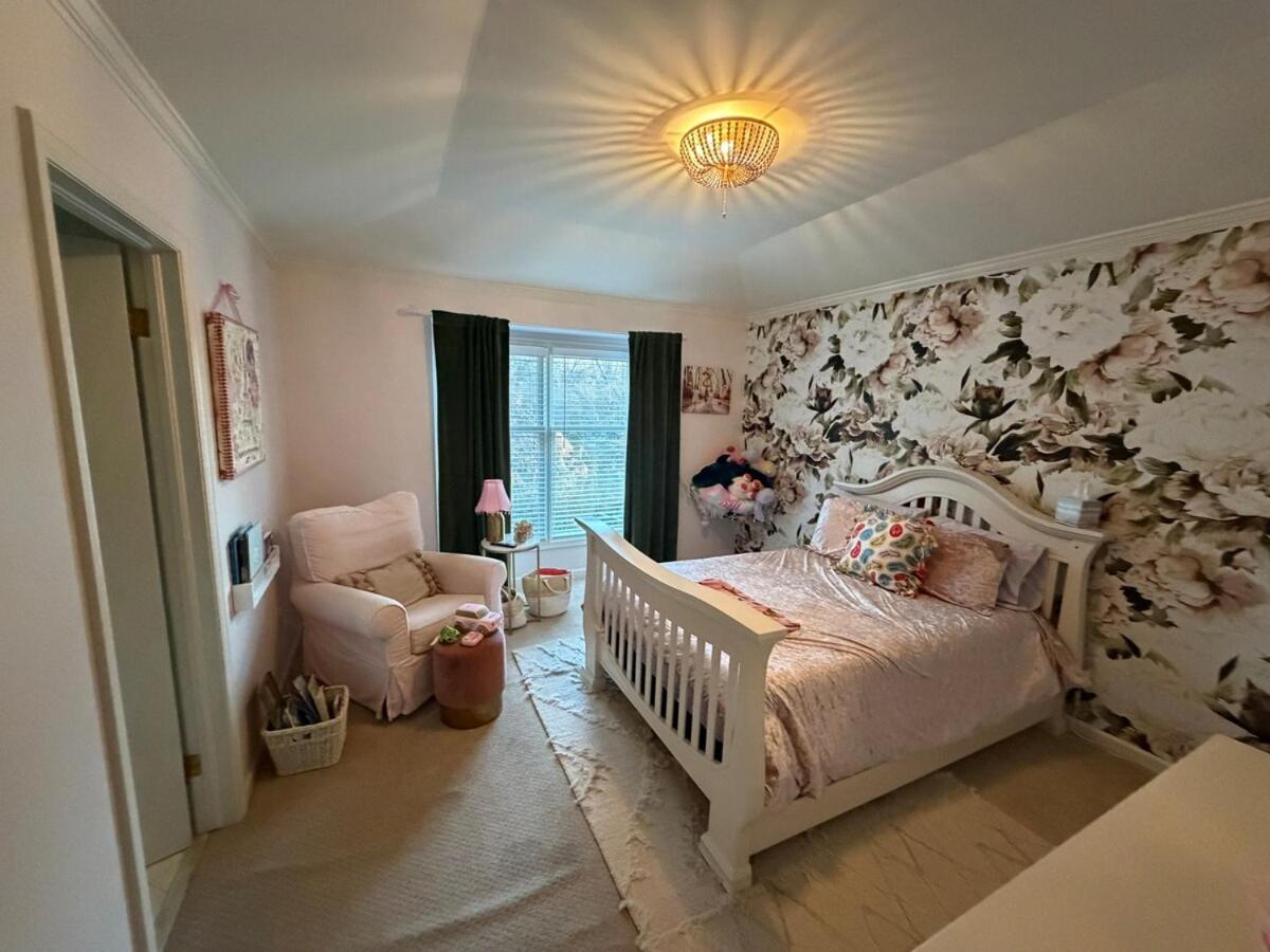 Perfect World Cup Home for Large Group or Family! - Housity