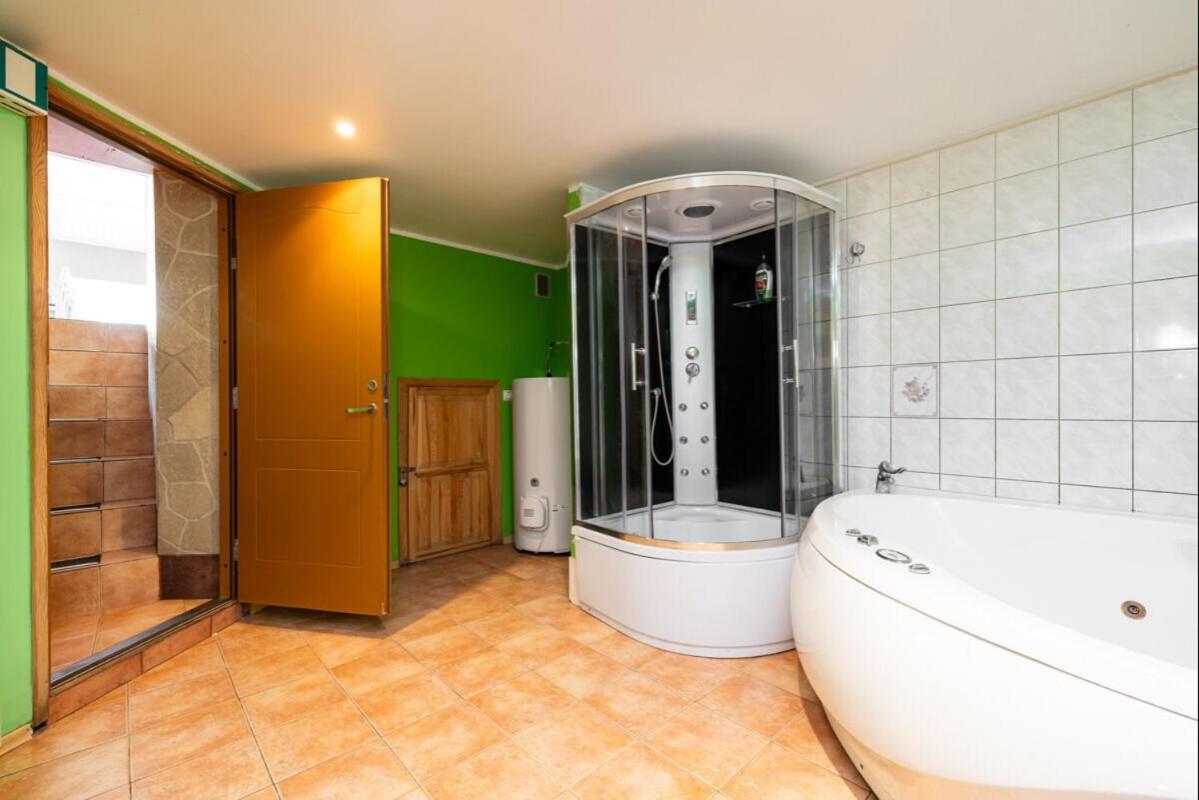 Urusel Hostel - Housity