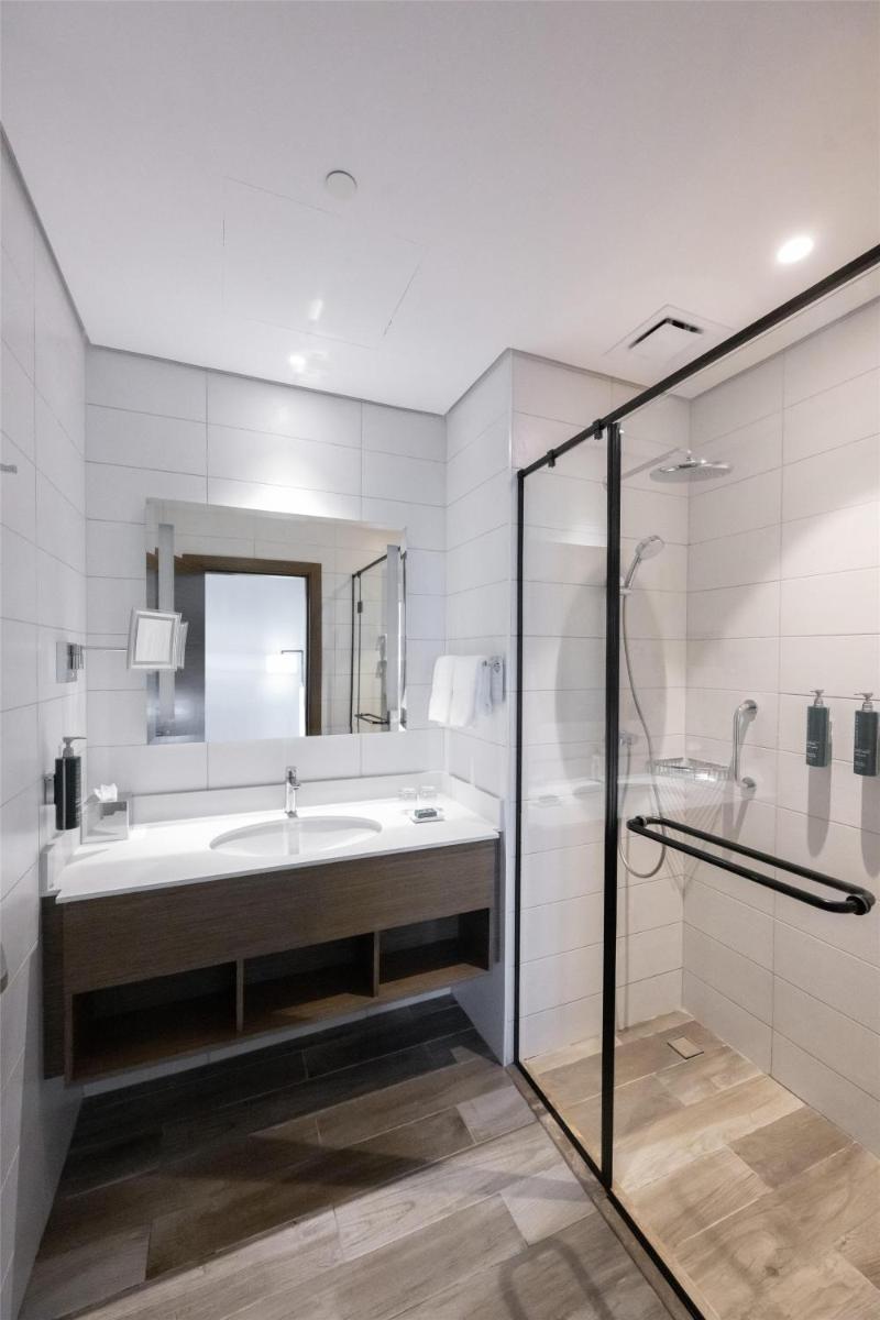 Hilton Garden Inn Al Khobar King Fahd Causeway - Housity