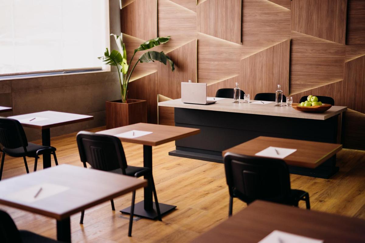 Um restaurante ou outro lugar para comer em The Prime Energize Hotel & SPA - Algarve