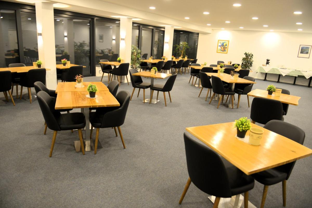 Hotel zur Flüh - Housity