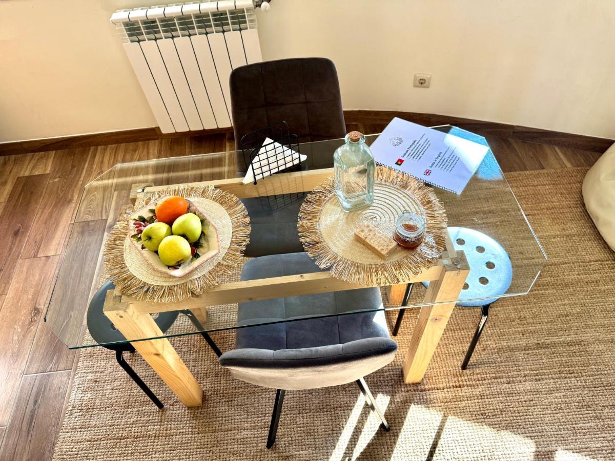 Deluxe Studio com terraço e varanda privada - 'Casinha da Amoreira' Guesthouse - Housity