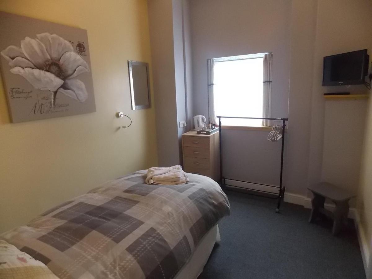 Sandpiper Inn B&B and Pub - Housity