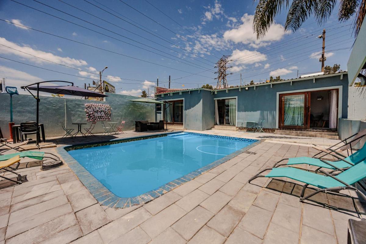 Phindulo Bed and Breakfast - No Loadshedding, Smart TVs & unlimited free fibre wifi - Housity